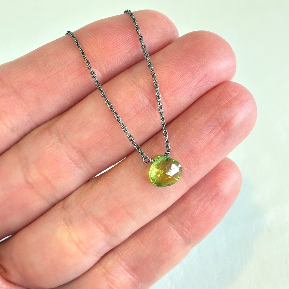 Vintage Necklace Sterling Silver Peridot Briolette Pendant Green Dainty Rope